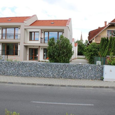 Mara Apartman Buek 外观 照片